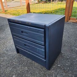 2 Drawer Table