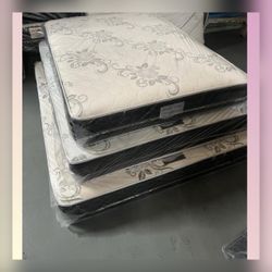 Cal king size mattress / Colchon