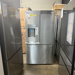 Frigidaire Gallery Standard-Depth 27.8-cu ft 3 -Door French Door Refrigerator with Dual Ice Maker with Water and Ice Dispenser