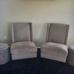 accent chairs and ottomans 
