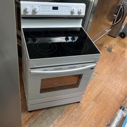 SANSUNG ELECTRIC RANGE 30” INCHES AND MICROWAVE 30” INCHES OPEN BOX