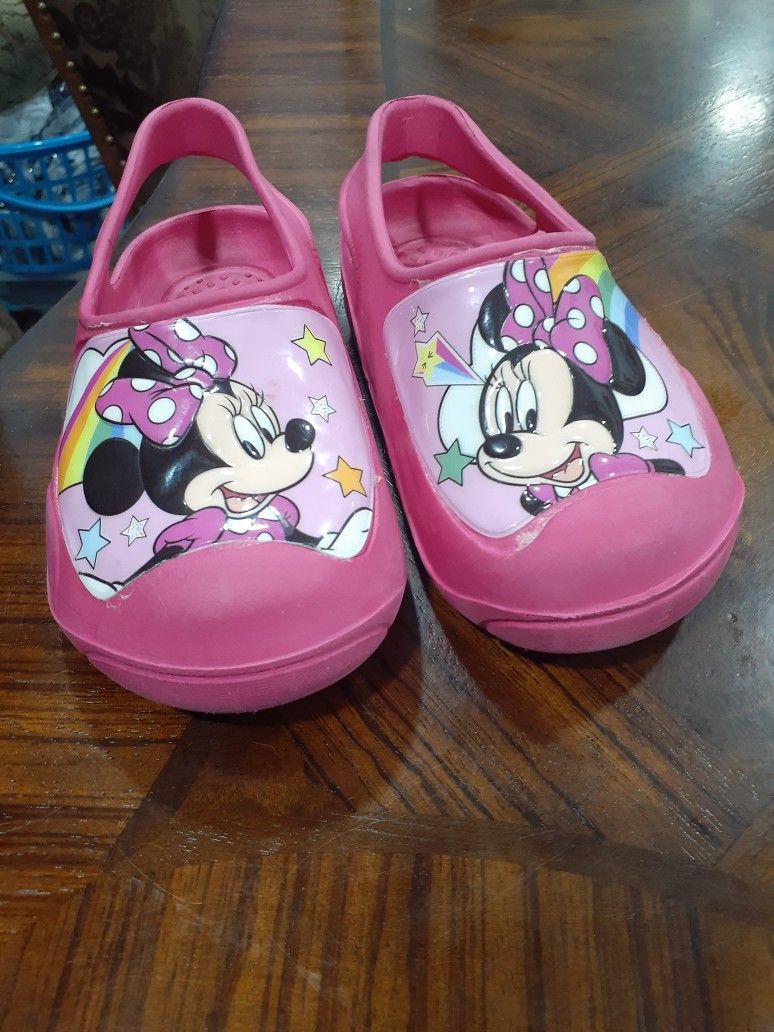 EN VENTA ZAPATOS PARA NIÑO Y NIÑA SEMINUEVOS CADA PAR X $6 SE LEVANTA EN PALMVIEW