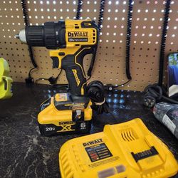 Dewalt Drill With Battery And Charger 
