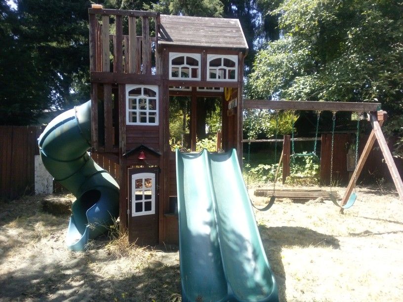 Fun House With Slide And Swings