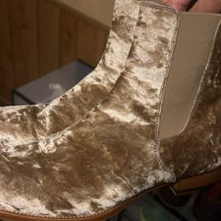 Size 9 Oro Velvet Boot
