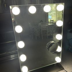 iHome Makeup Mirror 