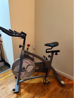 SUNNY HEALTH AND FITNESS INDOOR CYCLING BIKE