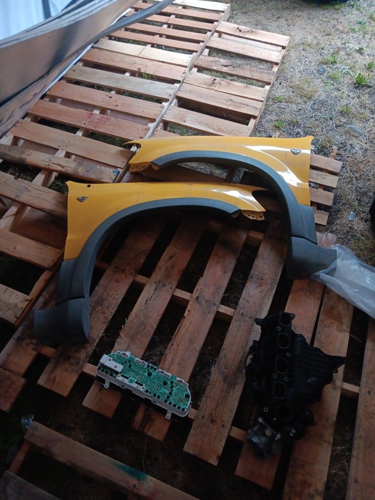 Front Fenders 2002 Ford Escape