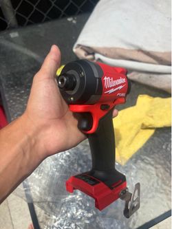 M18 Milwaukee impact driver 1/4”