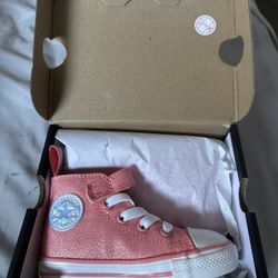 BRAND NEW INFANT CONVERSE 