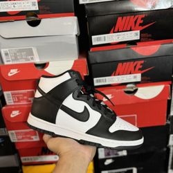 DS Nike Dunk High Panda size 8