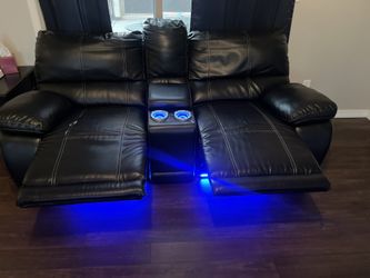 Electric reclining couch