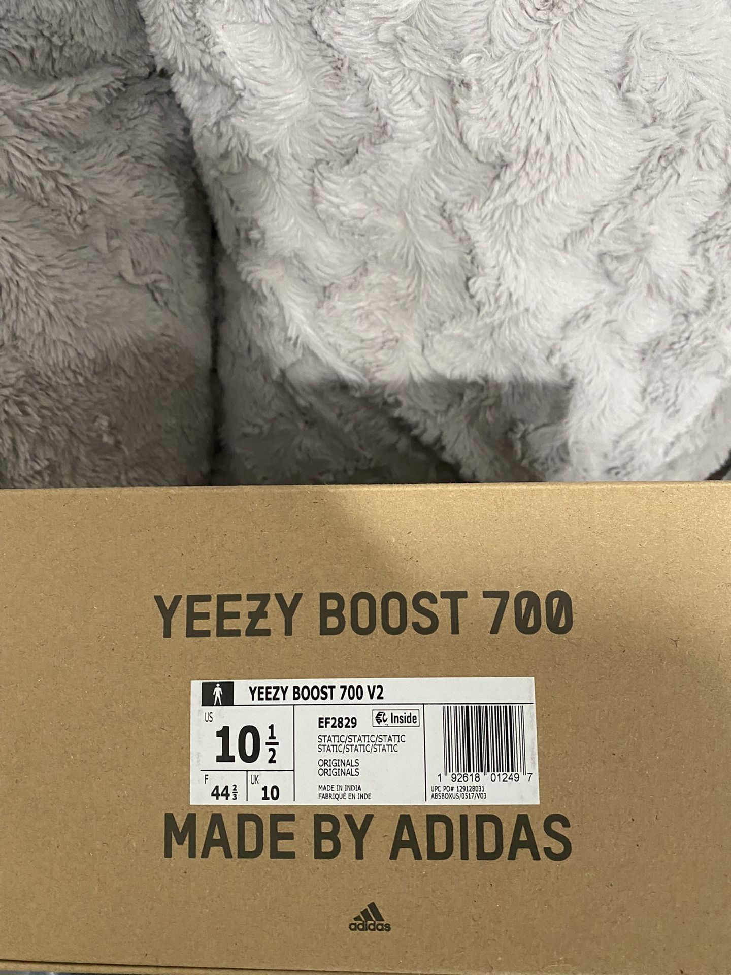 Adidas Yeezy Boost 700 V2