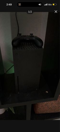 xbox series x w controller and cords
