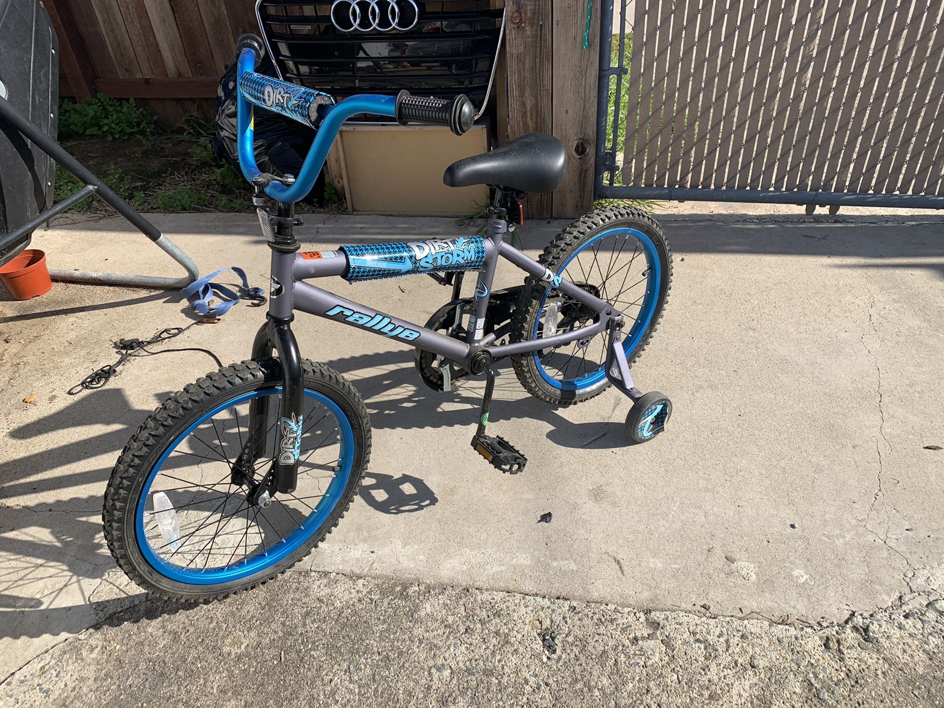 Kids bicycle with training wheels