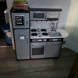 Toy Kitchen 