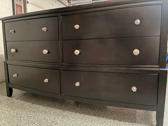 Black Wood 6-Drawer Dresser