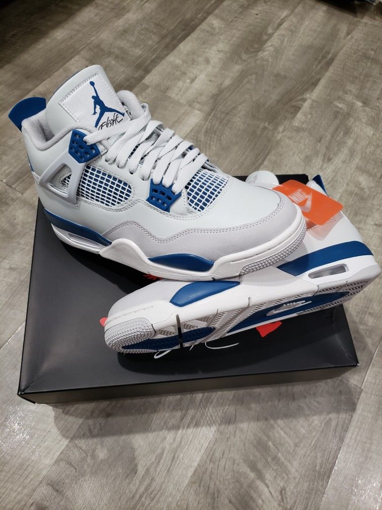 Air Jordan Retro 4  Military Blue 