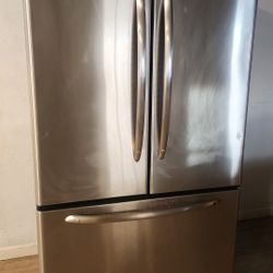 Se Vende Refrigerador  450 Estoy En Glendale 