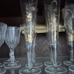 5 champagne flutes