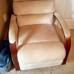 Deco Power Lift Motorized Recliner 