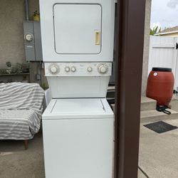24” Whirlpool Stackable Washer-Dryer