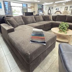 Brand New Super Plush Comfy Fabric Sectional Set 