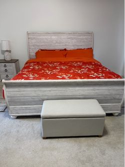 Bedroom Set with night stand and lamp