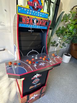 NBA Jam arcade console - great condition