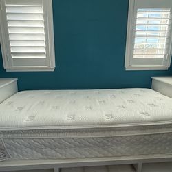 Twin mattress