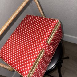 Sewing kit/Box With Thread