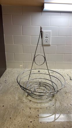 Wire kitchen basket