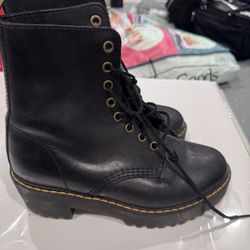 Dr. Martens Boots ( Black ) US 6