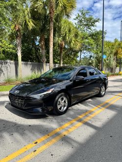 2023 HYUNDAI ELANTRA SE