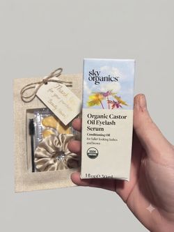 NIB Sky Organic Castor Oil Eyelash & Brow Serum & free beauty gift bag