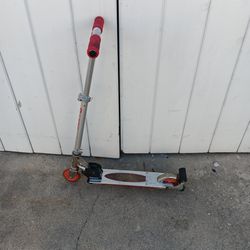 Scooter In Excellent Condition By Razor 