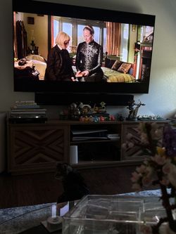 Samsung 75” Q90 QLED 4K Smart TV – Great Condition (Wall-Mount Only) SOUND BAR NOT INCLUDED