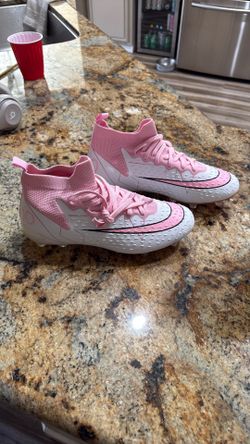 Women’s Soccer Cleats Size 10