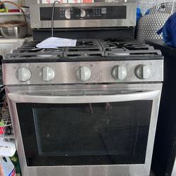 LG Insta View Gas Stove