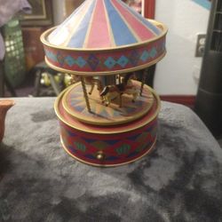 Mysic Box Carousel 