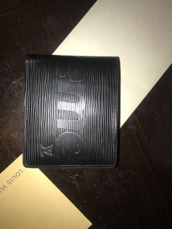 How To Spot A Fake Supreme x Louis Vuitton Wallet