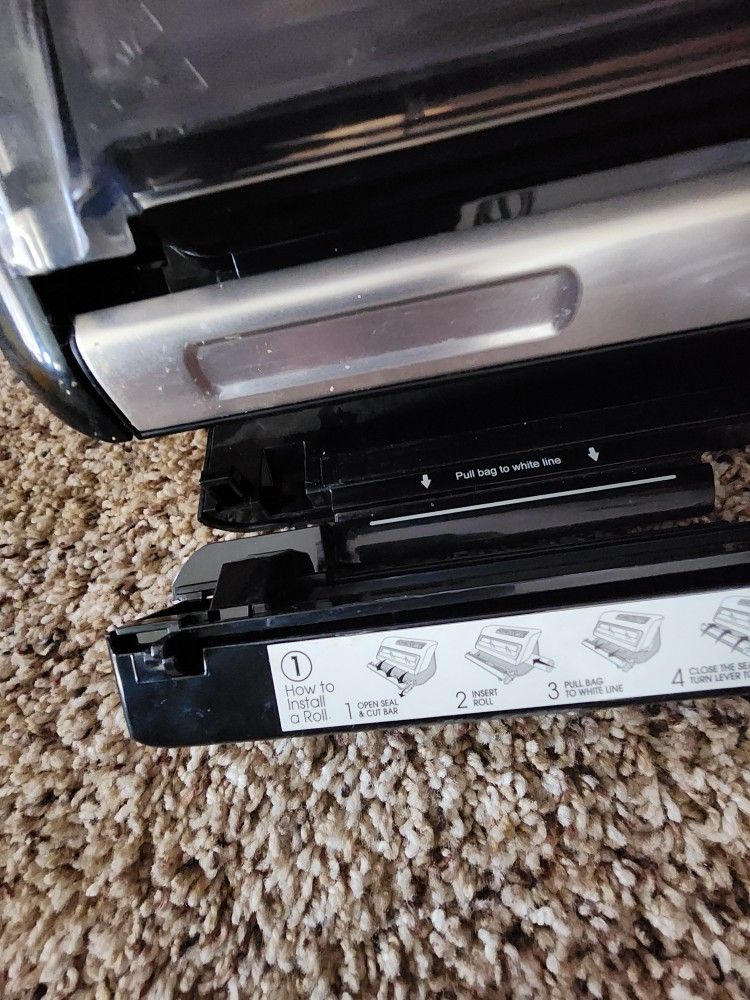 Foodsaver Vacuum With Accessories