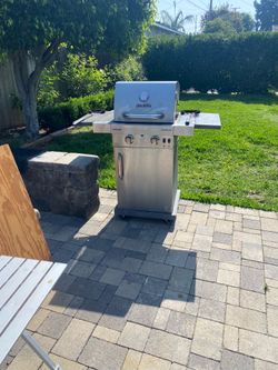 Char Broil BBQ  w/infrared flame