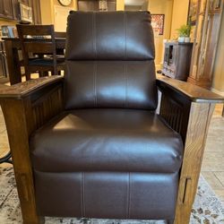 1 Year Old Ashley High-Leg Recliner 