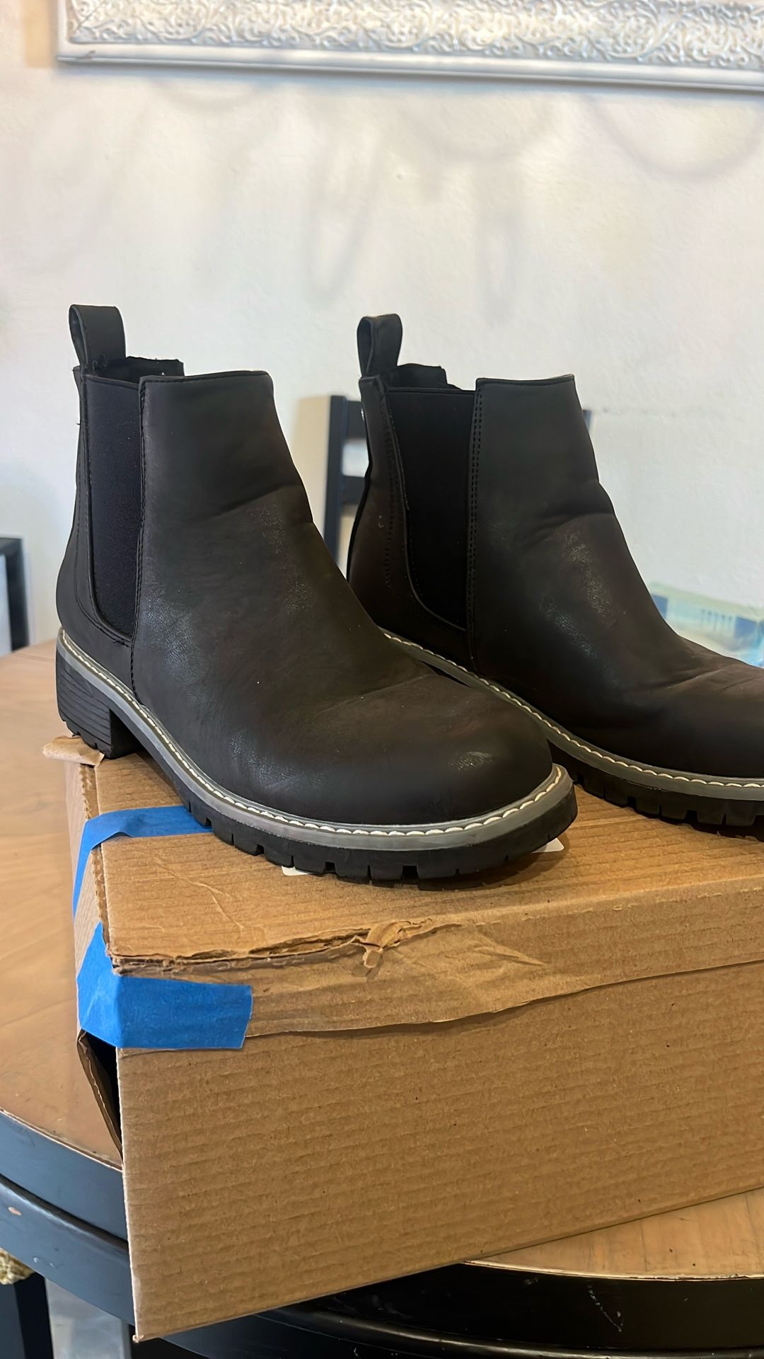 Women Boots Size 9 $5