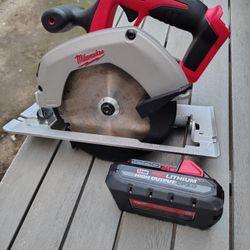 Milwaukee M18 18V  6-1/2 in. Circular Saw W/Battery 