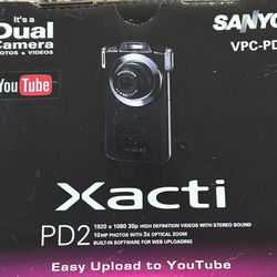 Sanyo Xacti VPC-PD2 Digital Video Dual Camera W Box 