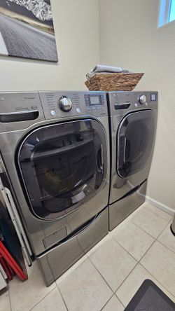 LG Front Load Washer & Dryer (Gas) Set with Matching 27" Pedestals – Excellent Condition