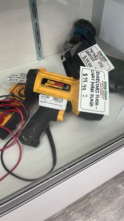 EverStart Maxx 2500L Flashlight