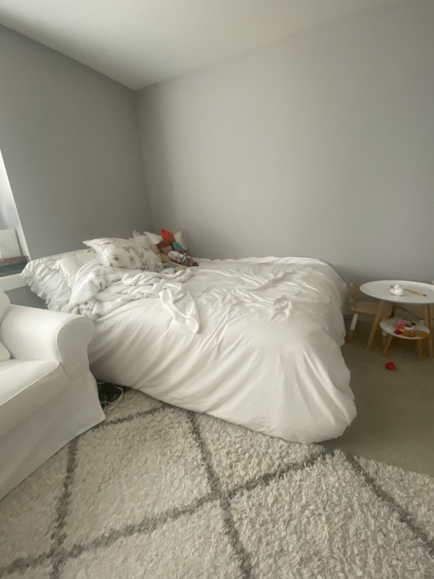 Queen Mattress Plus Box spring - Like New